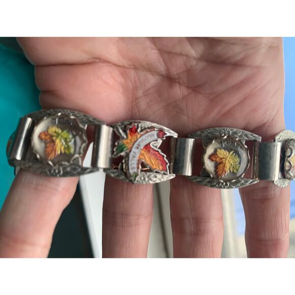 NIAGARA FALLS Canada Maple Leaf Reverse Painted INTAGLIO Glass Souvenir Bracelet - Picture 3 of 10